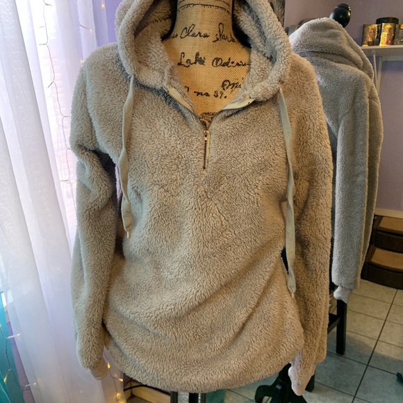 Oversized Fluffy Zip Up Hoodie/Sweater- M 🌸 - Picture 5 of 8